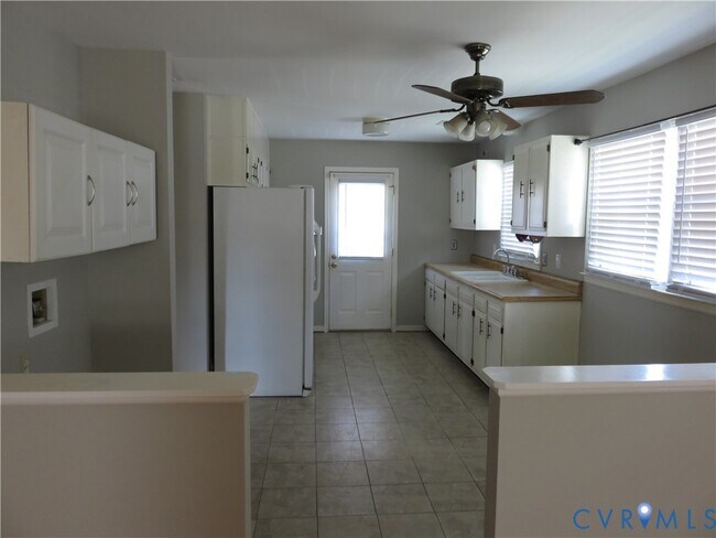 Foto del edificio - 4912 Leonard Ave