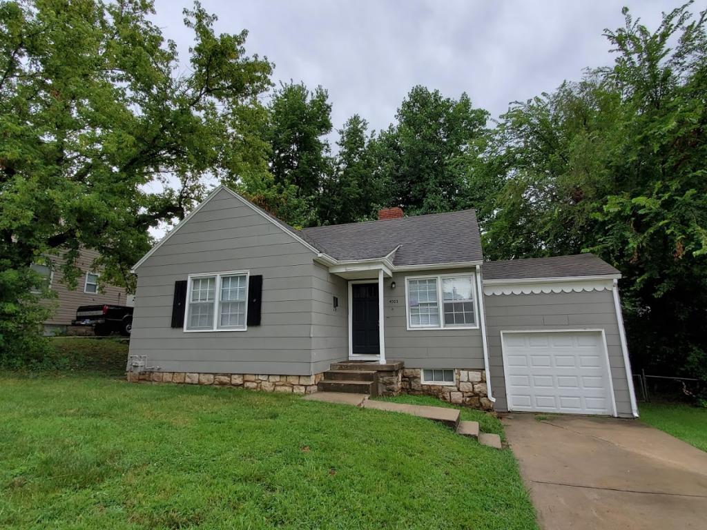 Primary Photo - 4323 Troup Ave