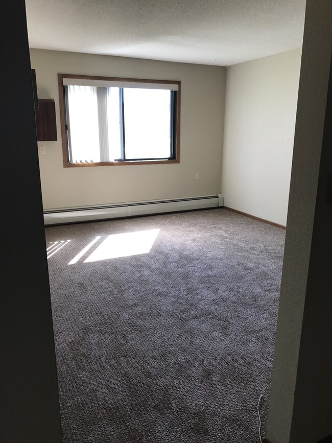 Building Photo - Downtown Estates