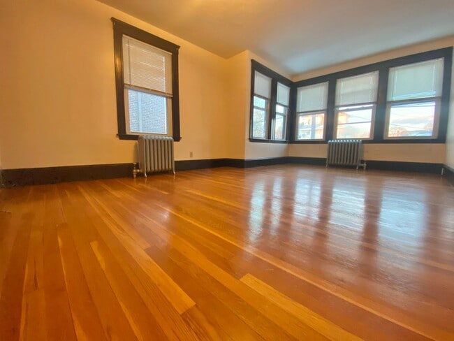 Photo - 229-231 Independence Ave Apartment