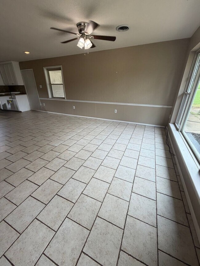 Foto del edificio - 829 Maple Shade Rd