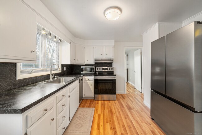 Foto del edificio - 46 Elaine Rd