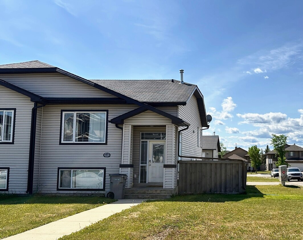 Primary Photo - 9129-9131 131 Ave