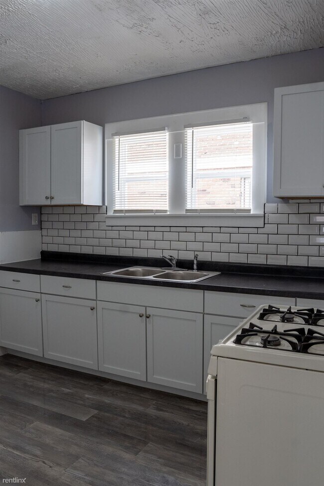 Foto del edificio - 3 br, 1 bath Duplex - 5080 Devonshire Road 1