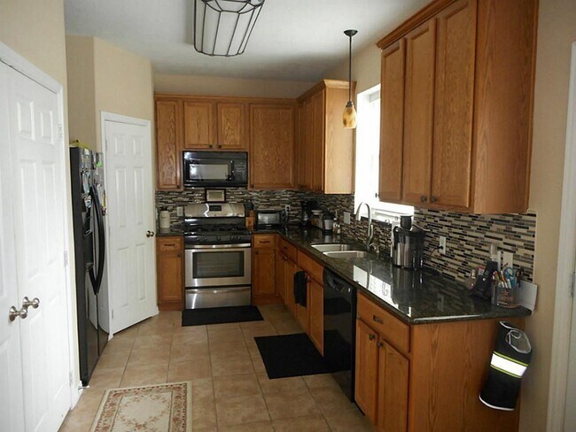 Building Photo - 969 Victoria Lakes Dr