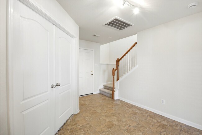 Foto del edificio - 526 Remington Lodge Ct