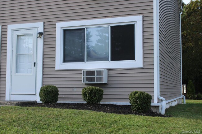 Foto del edificio - 1 Fishkill Glen Dr