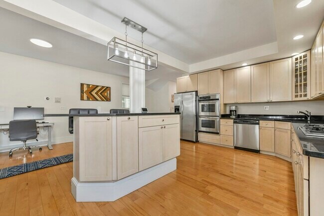 Foto del edificio - 714 E 4th St