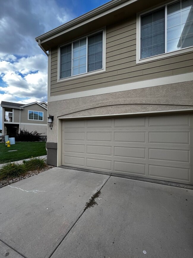 Foto del edificio - Stunning 4-Bedroom, 4-Bathroom Home in Sou...