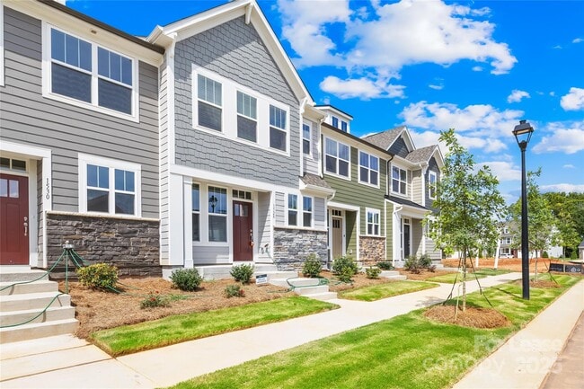 Building Photo - 1528 Cedar Tree Dr
