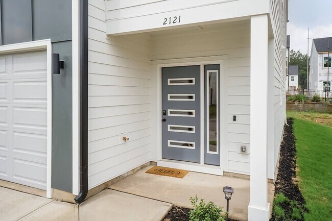 Building Photo - Brand New Townhome in Durham!