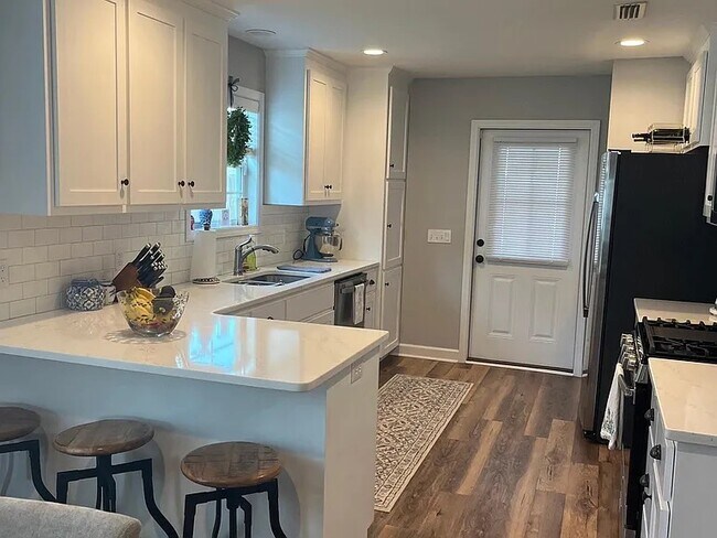 Foto del edificio - 117 Longleaf Ln
