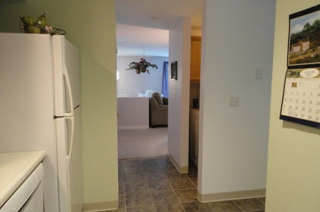 Kitchen - 13 Stanorm Dr