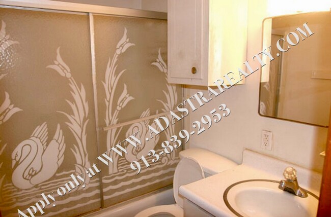 Building Photo - Charming 2 Bed 1 Bath Duplex in Independen...