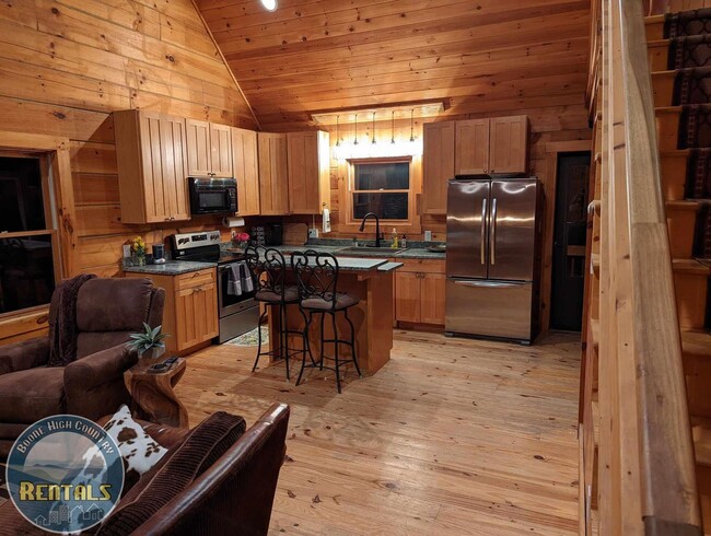 Building Photo - Luxury 3bd Cabin Just Minutes From ASU Campus