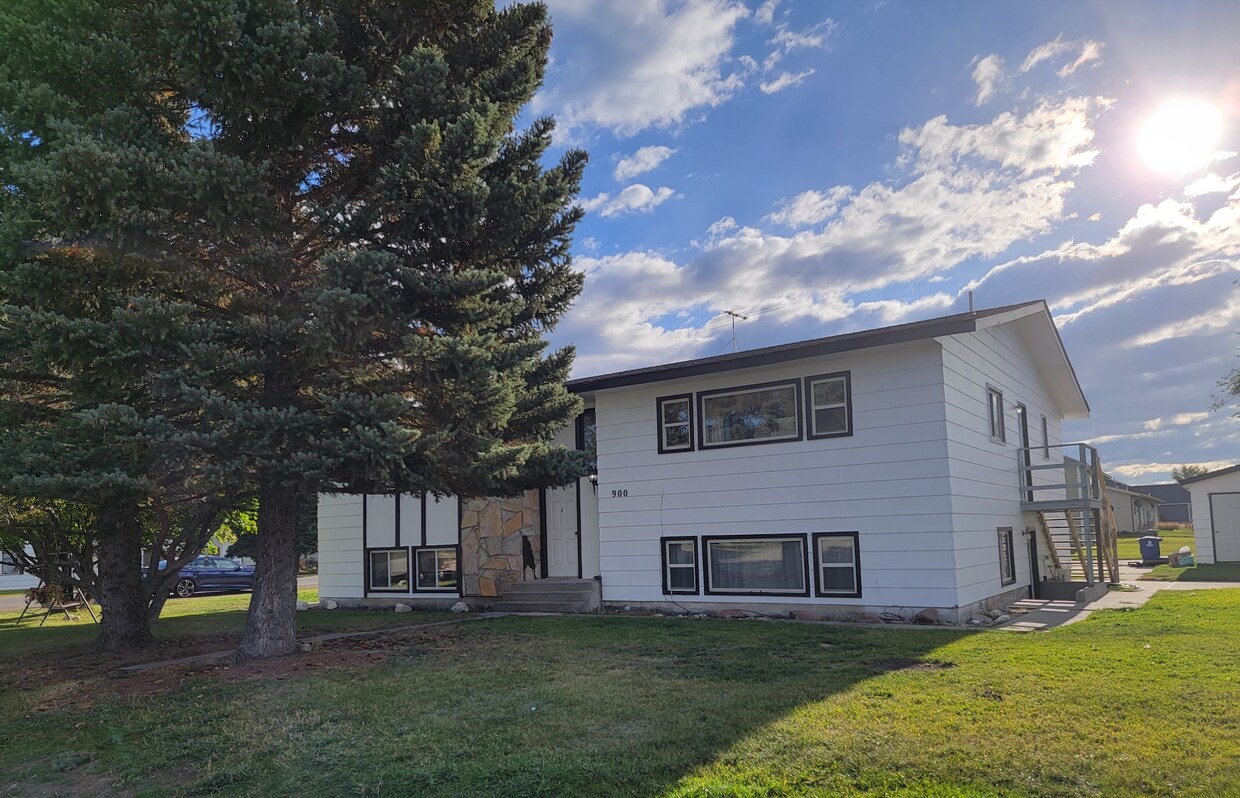 900 Montana St Unit 2, Belgrade, MT 59714 Apartments in Belgrade, MT