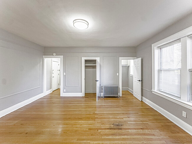 Building Photo - 758 Jersey Ave