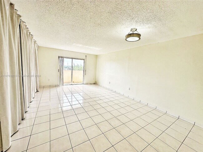 Building Photo - 440 E 23rd St