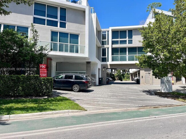 Foto del edificio - 1000 99th St