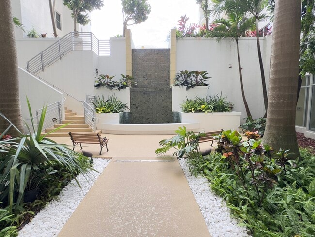 Foto del edificio - 1830 Radius Dr