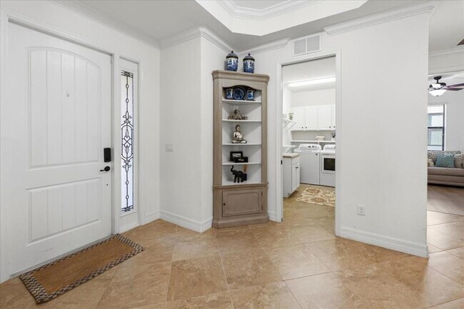 Foto del edificio - 16717 Bwana Pl