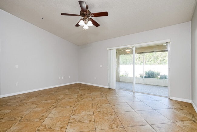 Foto del edificio - 1012 Heron Ct