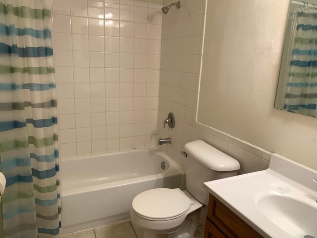 Building Photo - 3536 S 77th St