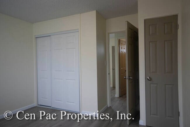 Building Photo - Makiki - Newly Renovated Apartment