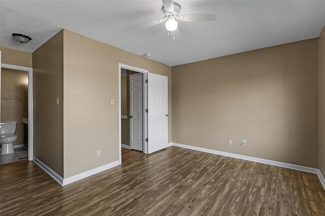 Foto del edificio - 715 Walker Rd