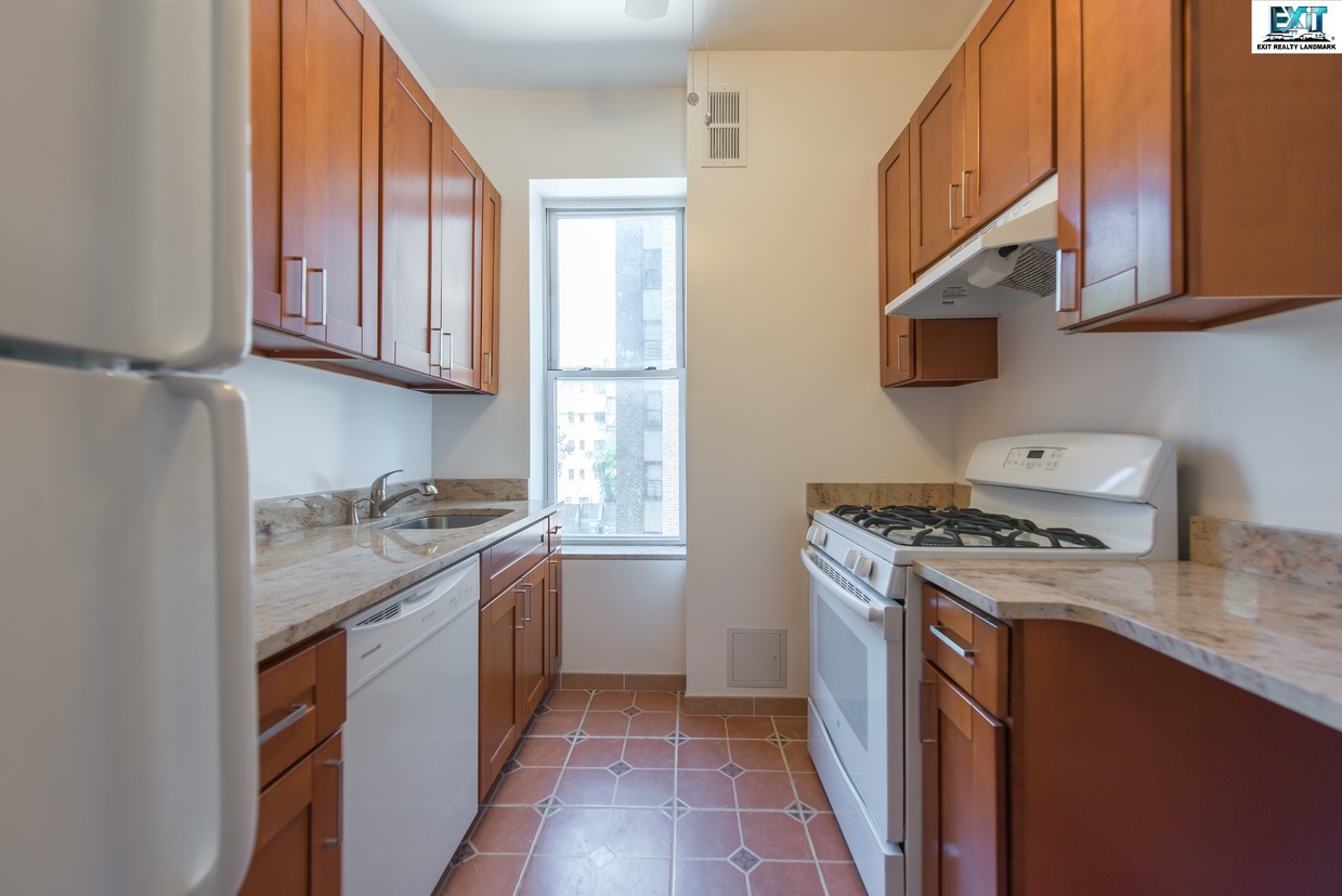 220 W 116th St, New York, NY 10026 - Apartments in New York, NY ...