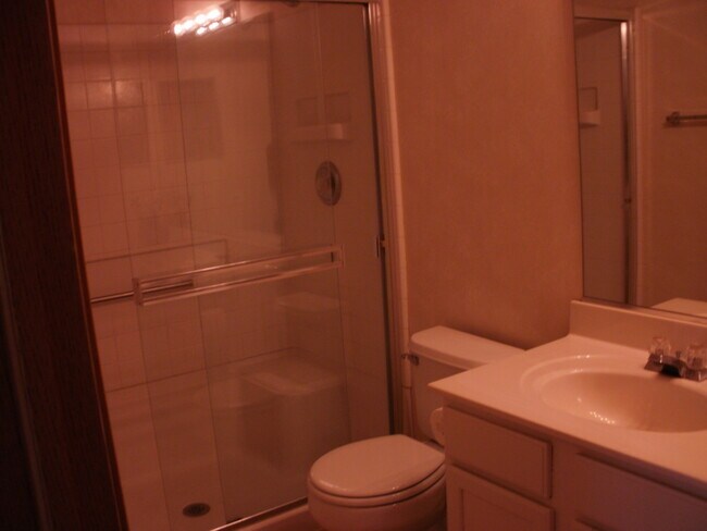 Foto del edificio - 2613 Carrolwood Rd