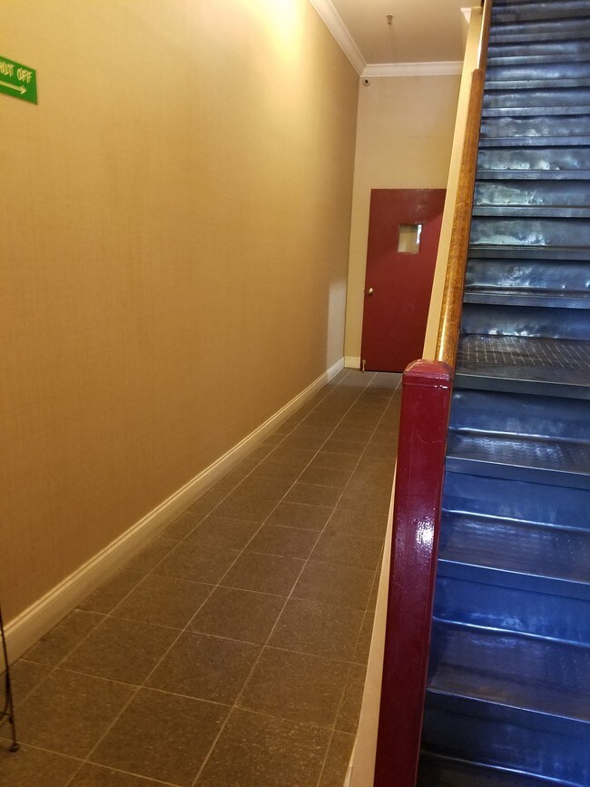 hall - 91 Hanson Pl