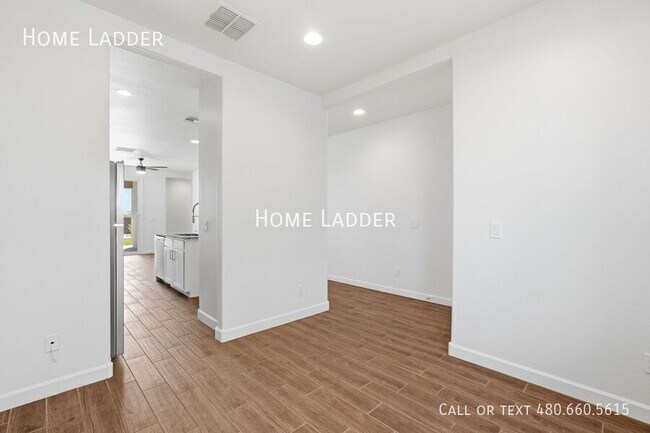 Foto del edificio - 2713 N Camden Dr