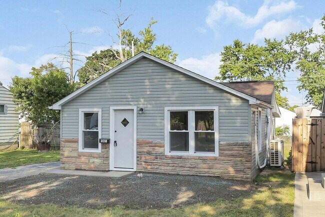 Foto del edificio - 561 Erickson Ave