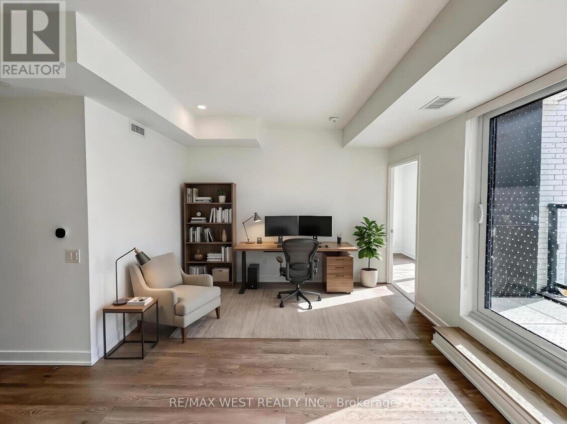 Photo du bâtiment - 1660 Bloor St W