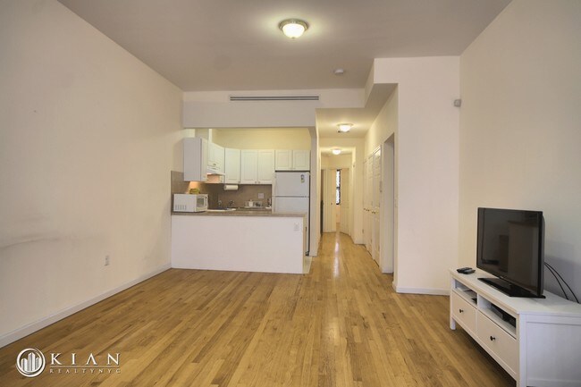 Building Photo - 114 Lexington Ave