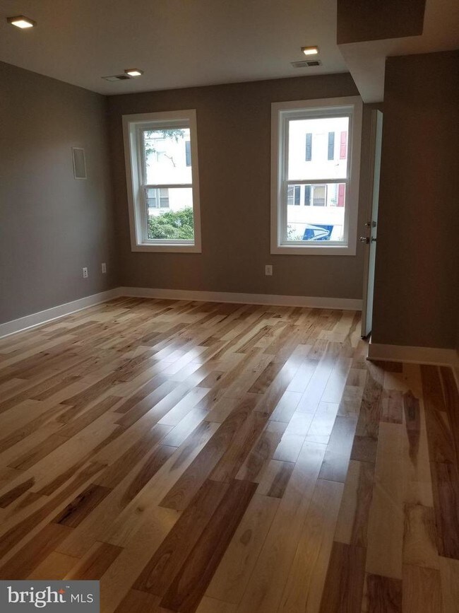 Foto del edificio - 1617 Isherwood St NE