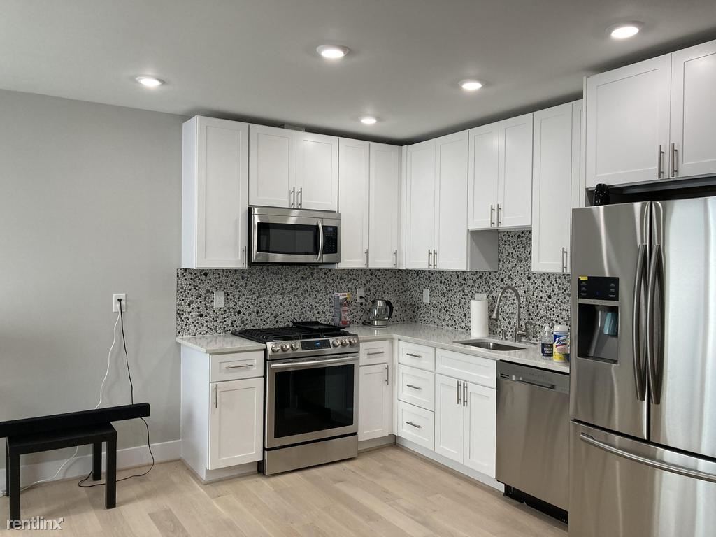 Foto principal - 2109 M St NE