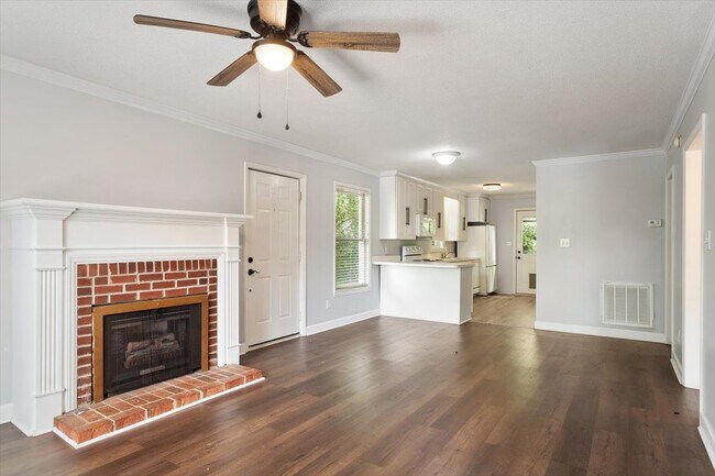 Foto del edificio - 2306 Stafford Ave