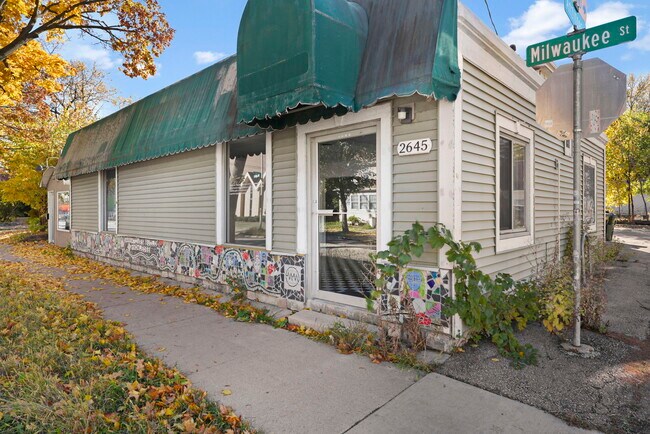 Foto del edificio - 2645 Milwaukee St