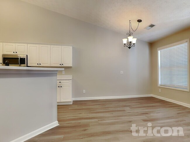 Foto del edificio - 16 Waterloo Ct