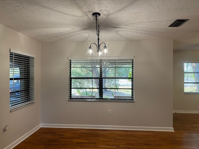 Foto del edificio - 5900 N Courtenay Pkwy