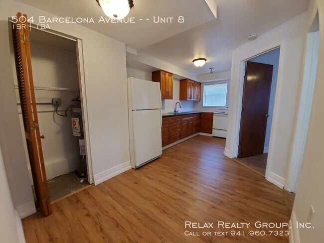 Foto del edificio - 504 Barcelona Ave