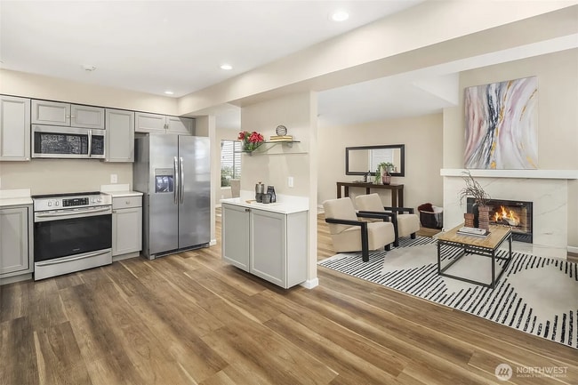 Building Photo - Beautiful 3 Bedroom Townhome in Redmond