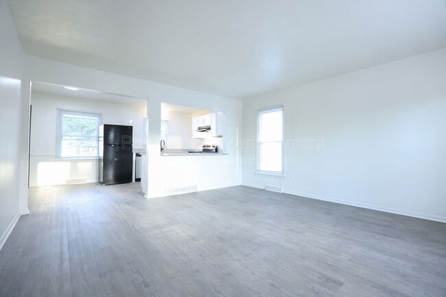 Building Photo - 5916 Camden Ave