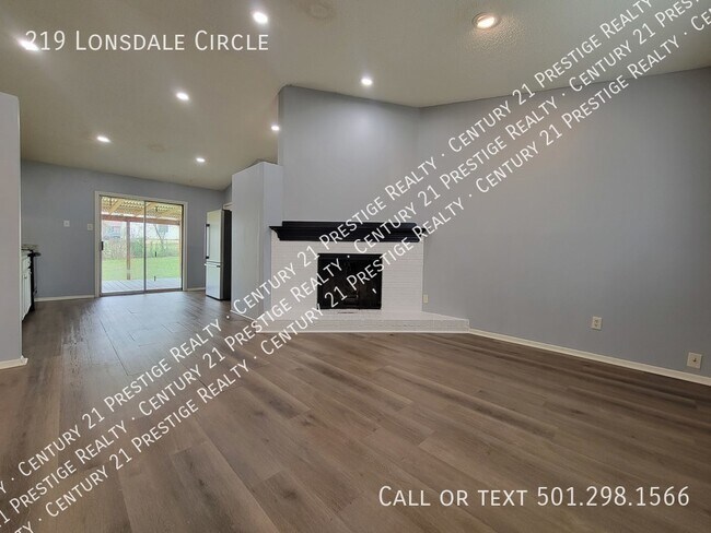 Foto del edificio - 219 Lonsdale Cir