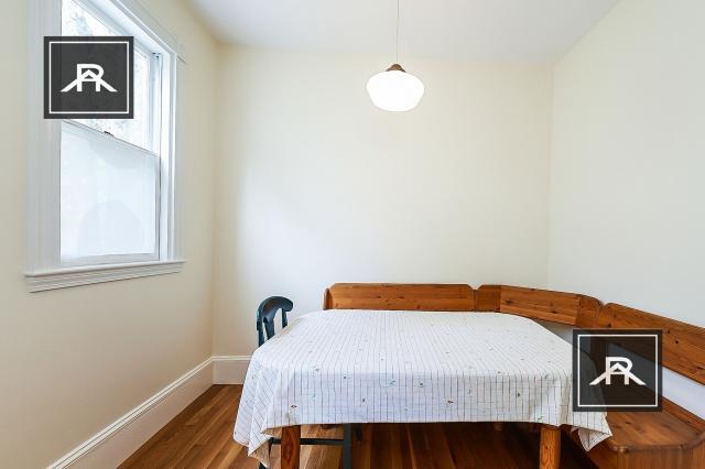 Foto del edificio - 5 bedroom in Brookline MA 02446