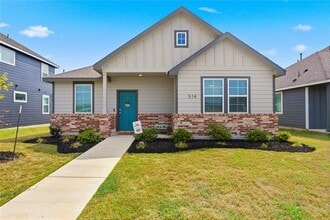 Building Photo - 514 Clearlake Dr