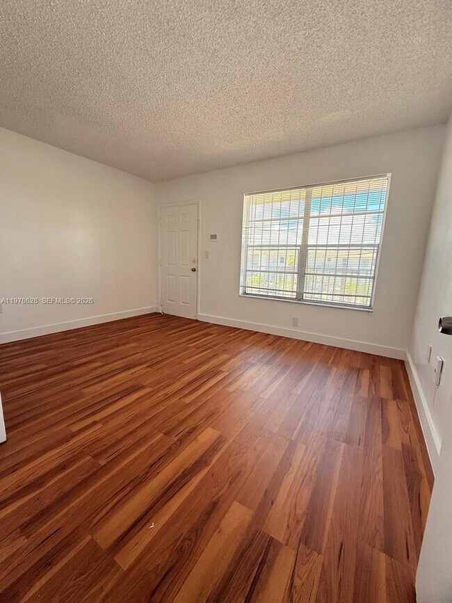 Foto del edificio - 291 NW 177th St