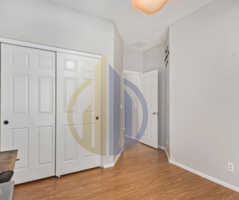 Foto principal - 697 W Oak Tree Ln